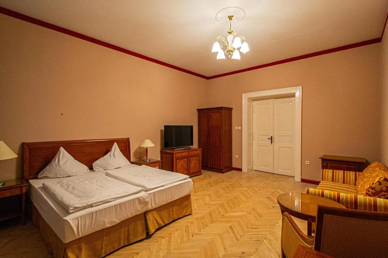 פראג 4 Bedrooms 130M2 Apartment At The Main City Square 0*,
